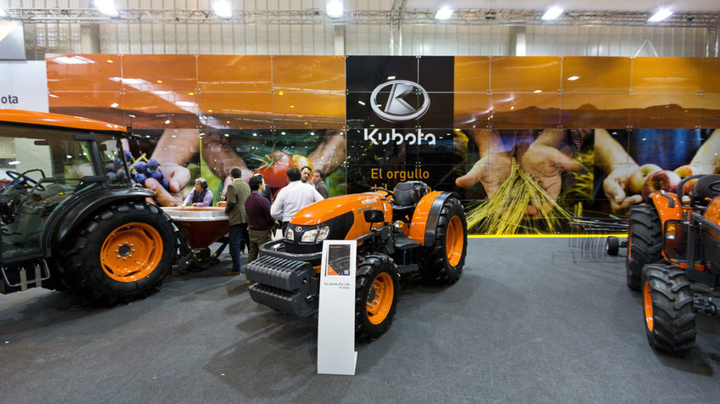 Montaje de stands para ferias FEMA Kubota 9